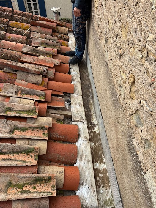 Réparation de toiture suite à des infiltrations