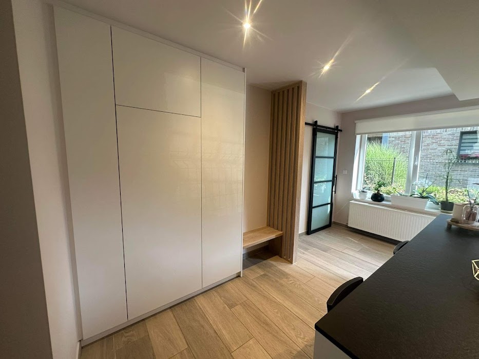 Aménagement de buanderie et hall d'entrée - Image 2