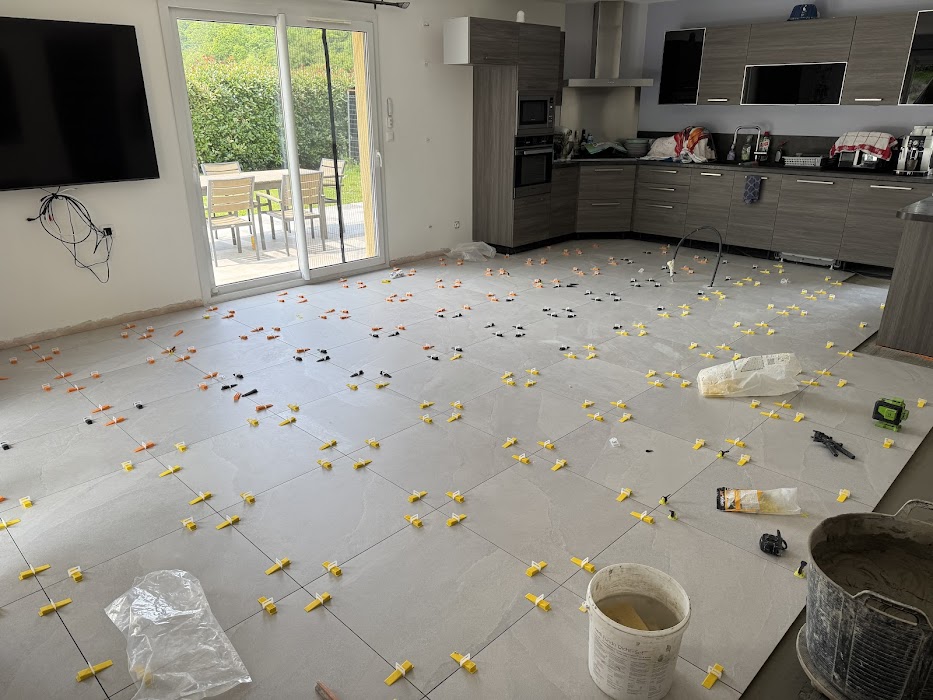 Pose de carrelage impeccable - Image 2