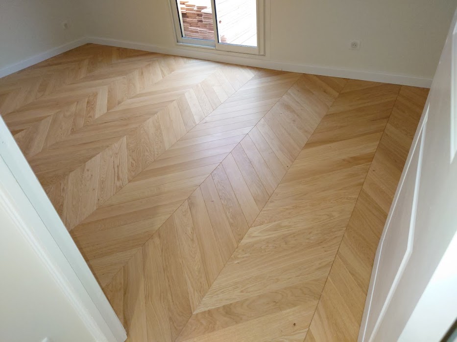 Pose d'un parquet en chêne contre collé